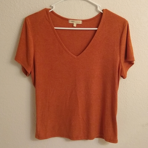 bohme Tops - V-neck Tee